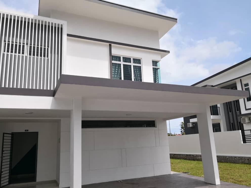 Johor Desaru Beach Bungalow Villas Kangkar Chemaran Exterior foto