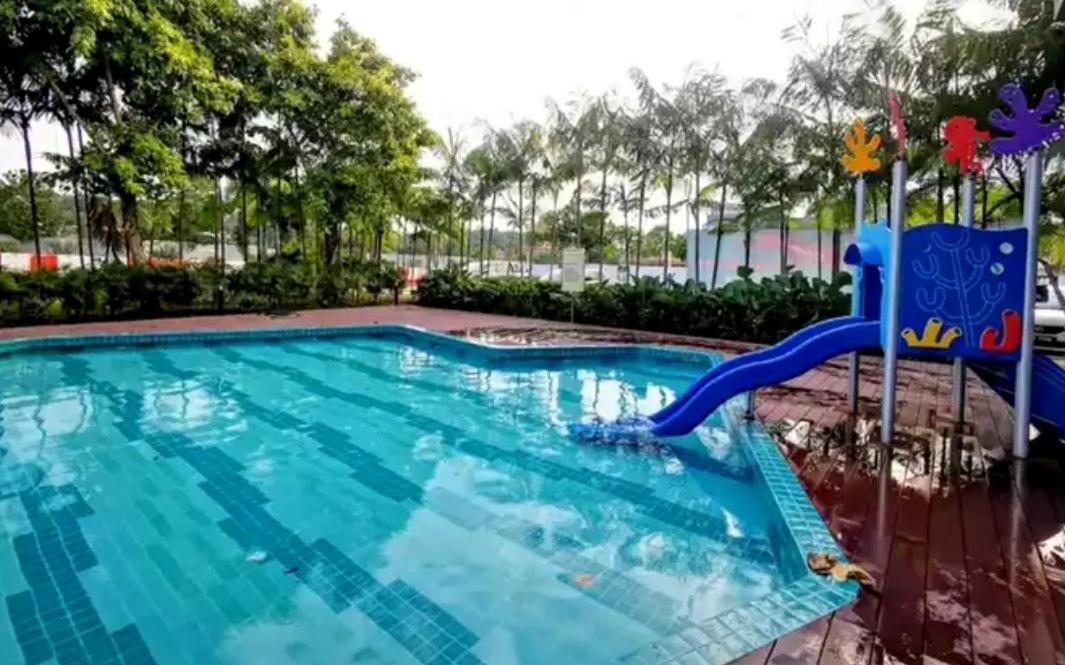 Johor Desaru Beach Bungalow Villas Kangkar Chemaran Exterior foto
